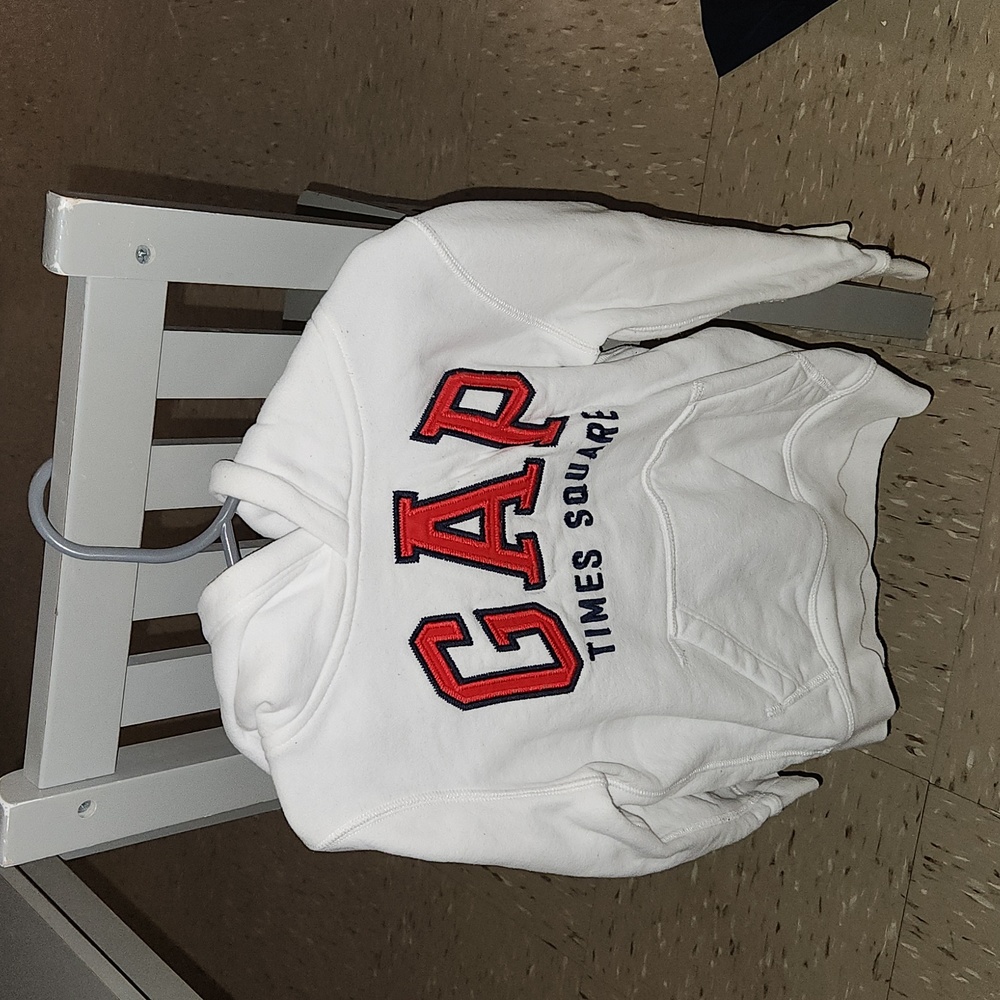 Gap kids 5t white hooded pull over sweater with red and black details